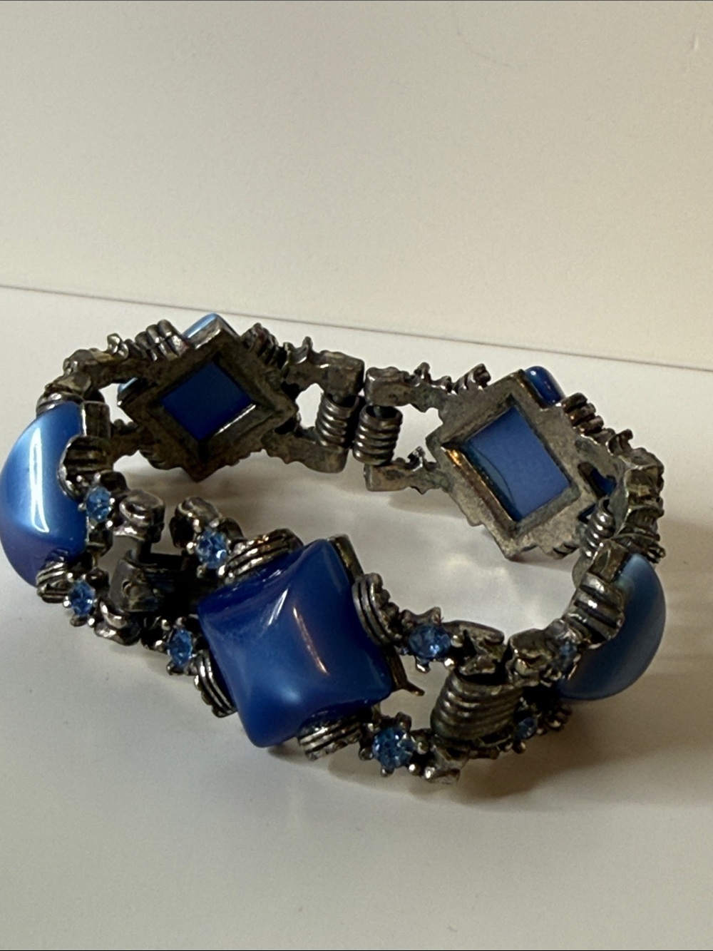 Blue diamond shape moonglow rhinestone chunky gunmetal Vintage Bracelet ⭐️